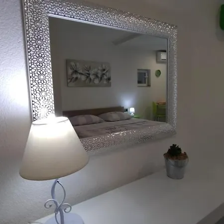 Апартаменти & No1 Задар