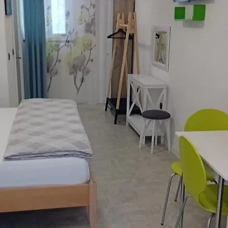 Апартаменти & No1 Задар