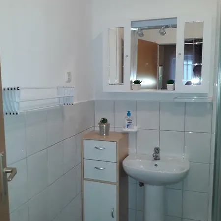 Studio Apartman & Rooms No1 *