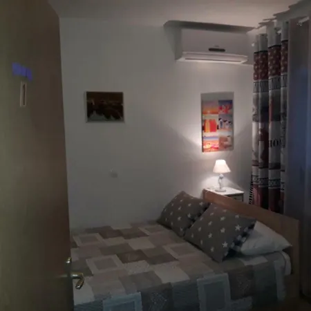 Studio Apartman & Rooms No1 Apartment Zadar